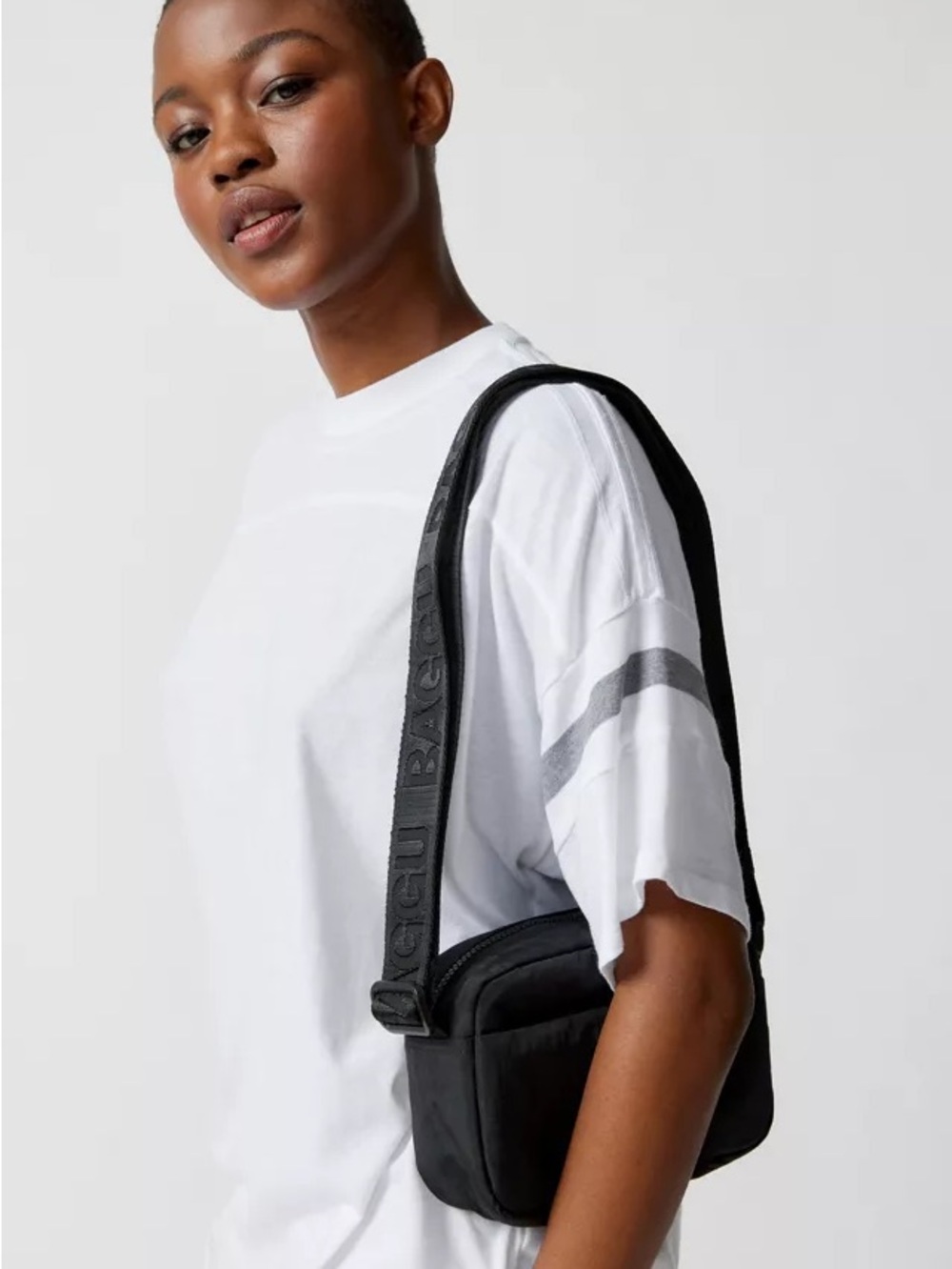 BAGGU Camera Crossbody in Black - Picture 2 of 3